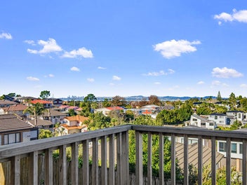 Downsizer Delight – Royalle Vista Estate