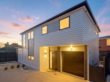 Walk to the Waterfront | Sun-Filled Comfort