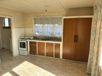 Sunny Hill St retreat with room to grow