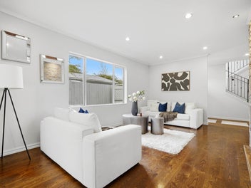 Modern Family Living in the Heart of Glenfield