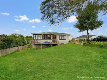 Private, Peaceful & Freehold- Do up Opportunity!
