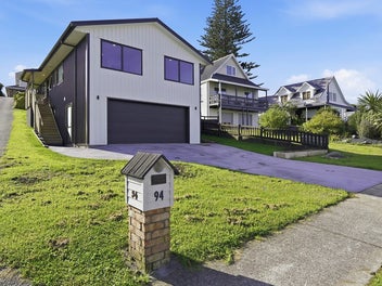 Contemporary Coastal Living, Move-In Ready