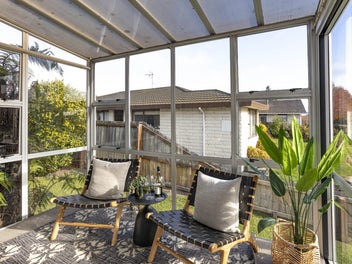 Hidden Gem in Quiet Redwood Cul-De-Sac