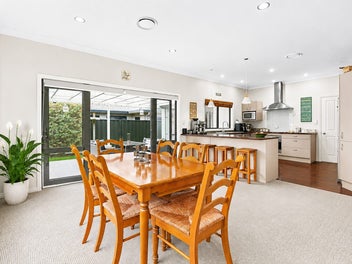 Smart Buying |Serious Sellers |Oaklands Estate.
