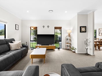 Smart Buying, Serious Sellers, Oaklands Estate.