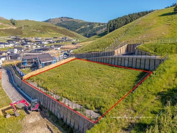 Big section, bigger views - 963sqm