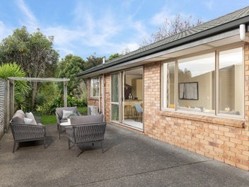 Sunny, stylish and exceptionally convenient