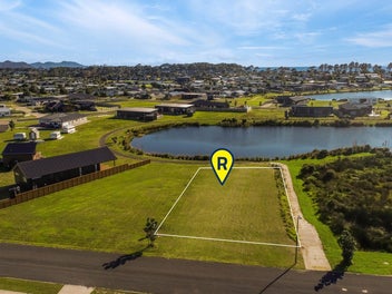 Premium Lake & Reserve Front Opportunity