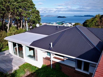 Stunning Harbour Views - Five Bedrooms!