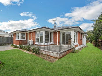 RENOVATED AND READY TO MOVE...
