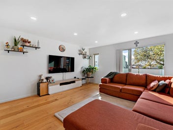 Stylish, Low-Maintenance Living in Mt Roskil