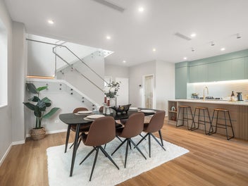 A Sunny Corner Retreat in the Heart of Silverdale