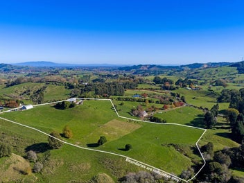A Remarkable Lifestyle with Spectacular Views