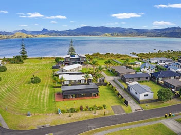 Modern Matarangi Magic with Harbour Views!