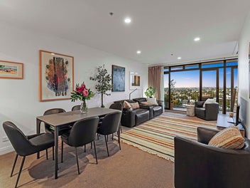 Manhattan Vibes. Rangitoto Views | Ben Ryken