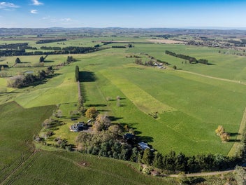 Rural Retreat with Airstrip, Hangar and Workshop