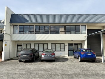 Image 1 of 7