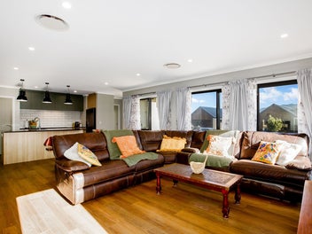 Modern Single Level Living! AUCTION