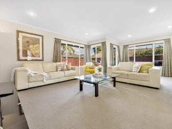 PREMIUM LOCATION. TIMELESS BRICK & TILE