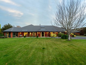 Exquisite Living on a Grand Scale $1.675M-$1.895M