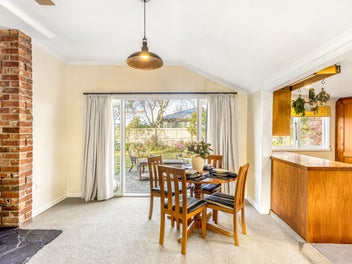 Storybook Cottage Living in the Heart of Sheffield