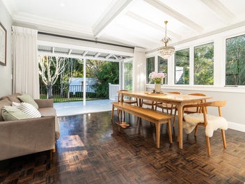 FAMILY LIVING WITH SUN, SPACE AND STYLE!