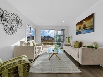 Renovated & Room for Everyone!