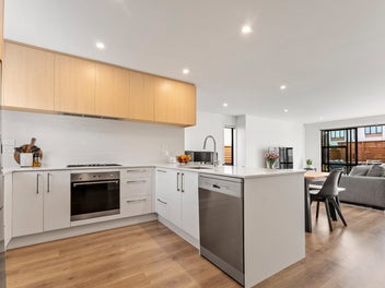 Freehold, Fabulous & Fuss-Free