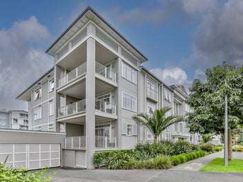 Rare Resale Opportunity, Immaculate Single-Level
