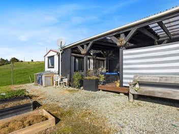 Huge, shed, land and cottage - all for $549,000