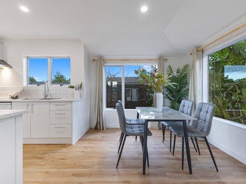 Gorgeous Family Home + Spacious Cabin