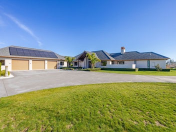 Sophisticated scale in a sought-after location