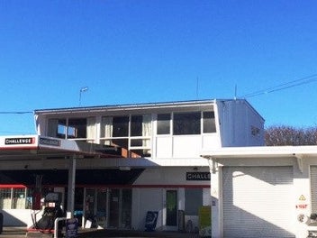 Image 1 of 6