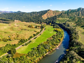 Lifestyle, land & river access