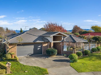 Smart Buying in a Quiet Cul-de-Sac