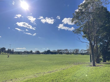 Walk to the Park, schools; Morden & Convenient
