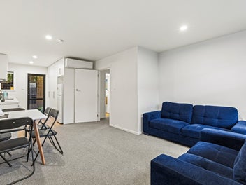 Modern, Easy-Care & Move-In Ready!