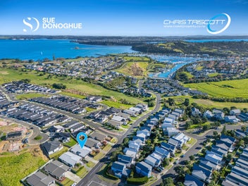 Space, Sunshine & Coastal Serenity