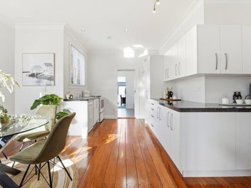 Gorgeous on Godwin – a picture perfect...
