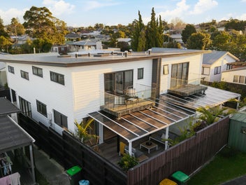 New Lynn Luxury!