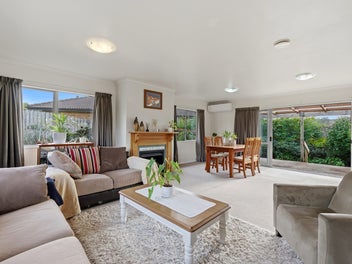 Private Position. Sunny Living. Smart Buying.