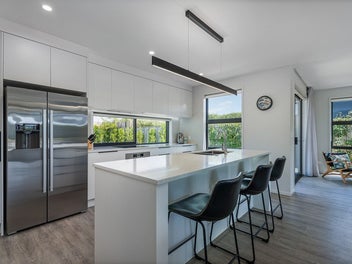 ELEVATED 'INNER CIRCLE' PREMIER LIVING - SUPERB