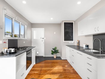 Location, Comfort & Convenience!
