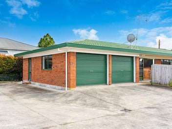 Renovators Delight - Give Me Some Love!