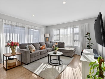 Contemporary Comfort + Effortless Style