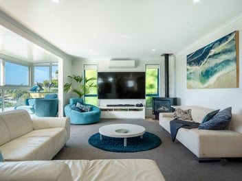 Coastal Views & Beachside Living