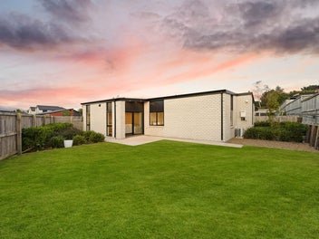 2022 Built - Modern Brick & Double Glazed