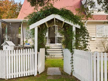 The Easy Yes Home