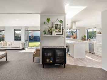 Large family home, superb Witherlea location