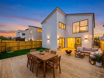 Brand New Modern Living & Entertaining in Karaka